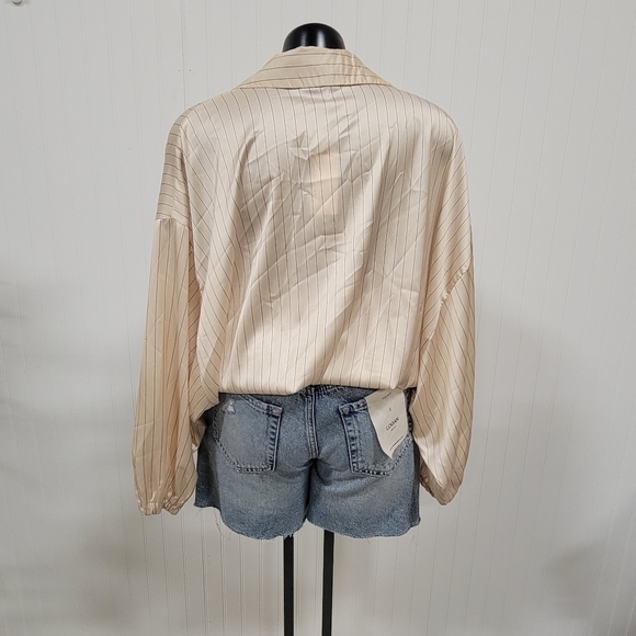 BY TOGETHER Blouse - Picture 8 of 9